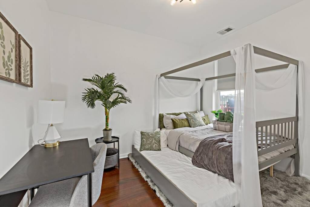 The Penthouse, Lux Stay Near Downtown, Uofc & Lake Чикаго Екстериор снимка