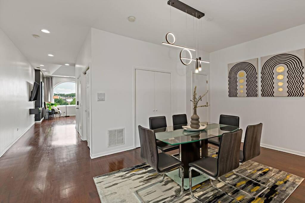 The Penthouse, Lux Stay Near Downtown, Uofc & Lake Чикаго Екстериор снимка