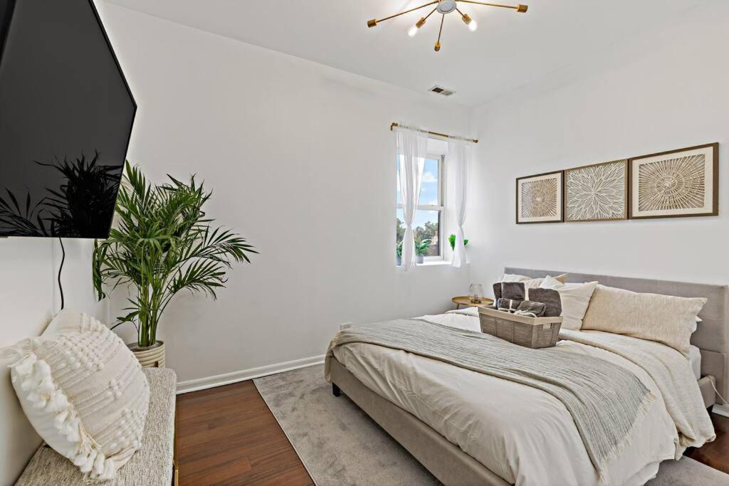 The Penthouse, Lux Stay Near Downtown, Uofc & Lake Чикаго Екстериор снимка